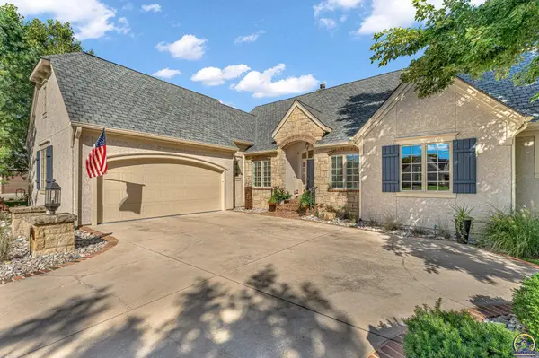 1010 SW Exmoor LN, Topeka, KS 66604