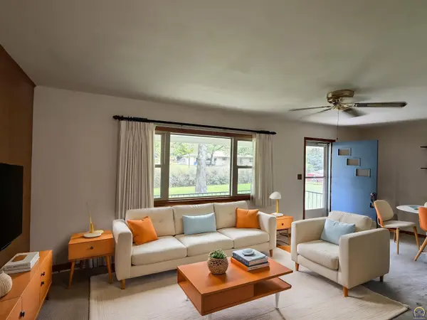 3919 NW Rochester RD, Topeka, KS 66617