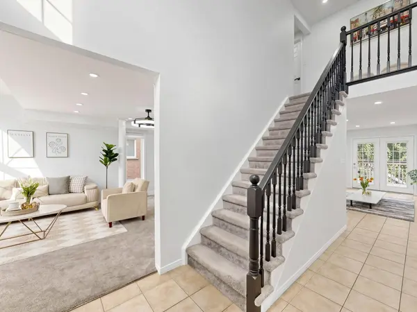 107 Green Bank DR, Cambridge, ON N1T 2B5