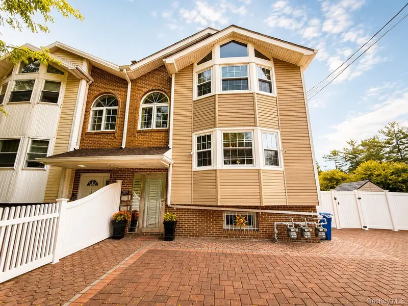2357 Demeyer ST, Bronx, NY 10469