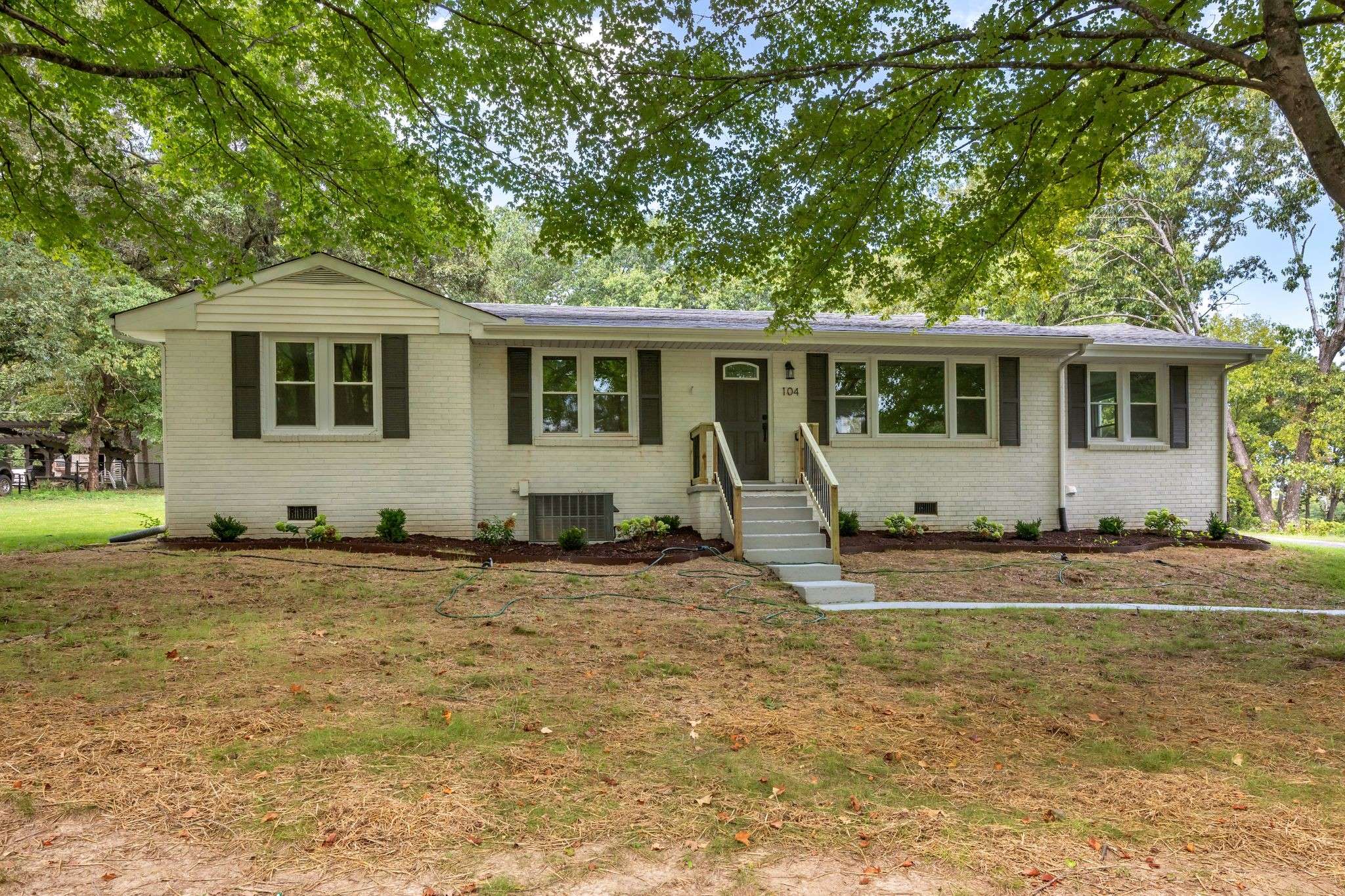 104 S Hummingbird Ln #S, Dickson, TN 37055