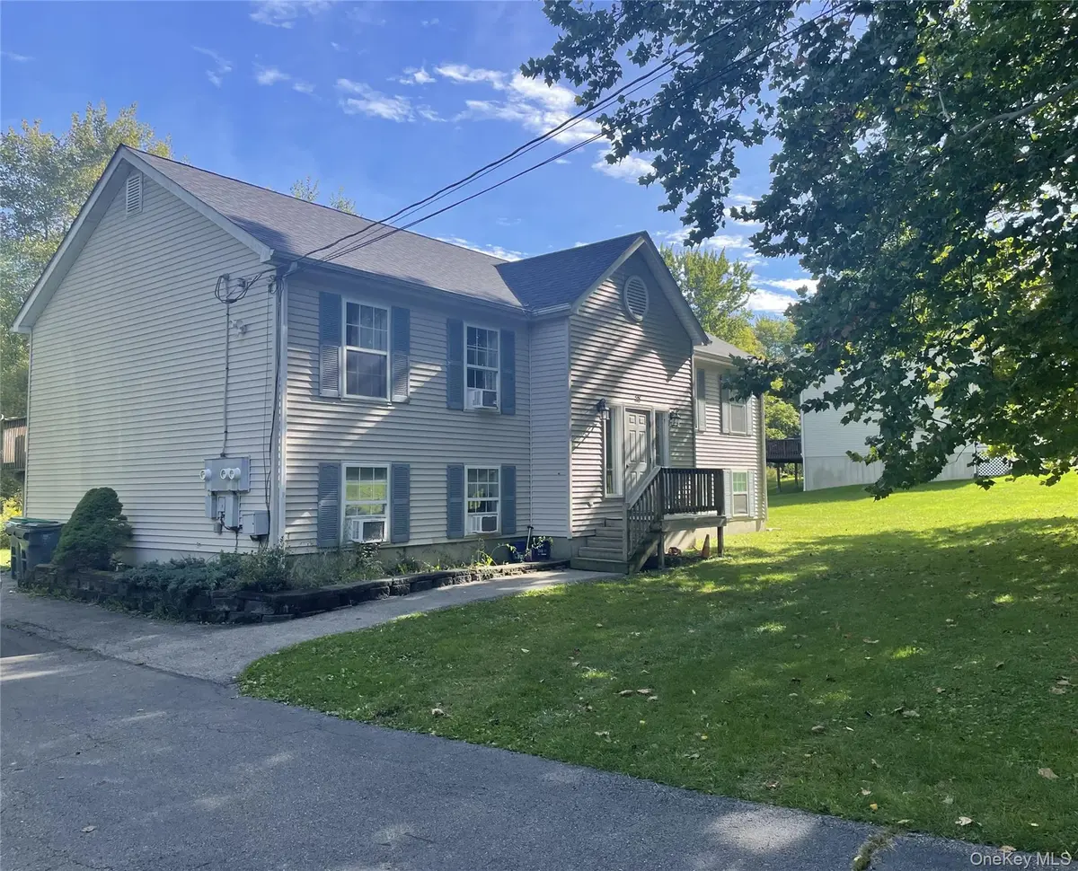 28 Hardenburg RD, Pine Bush, NY 12566