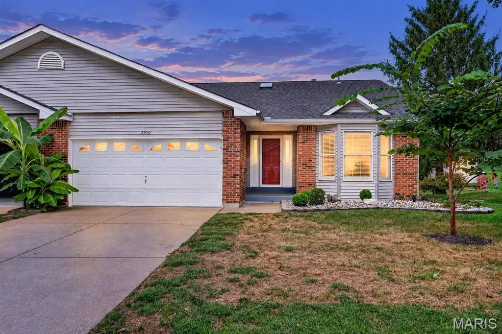2960 Sylvan LN #5D, St Charles, MO 63301
