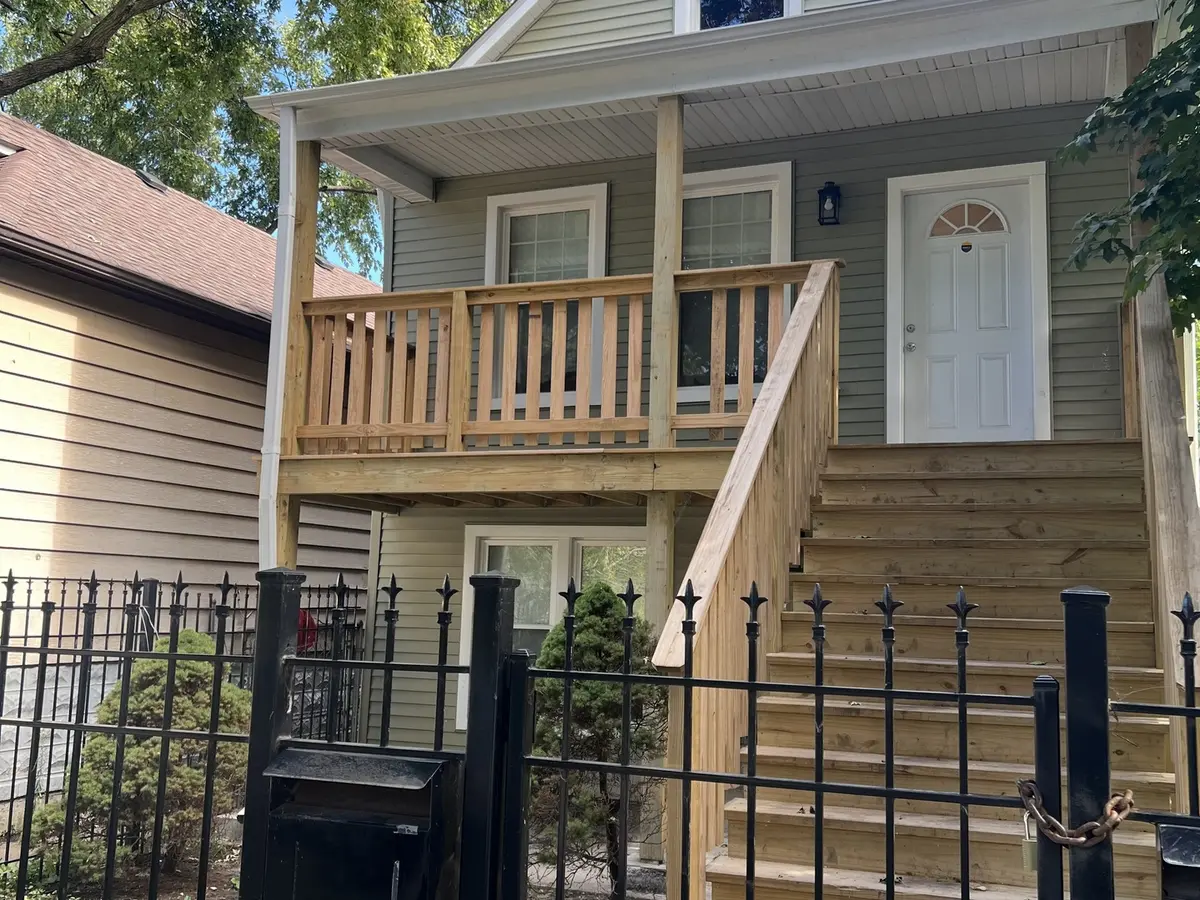 8447 S Escanaba AVE #2, Chicago, IL 60617
