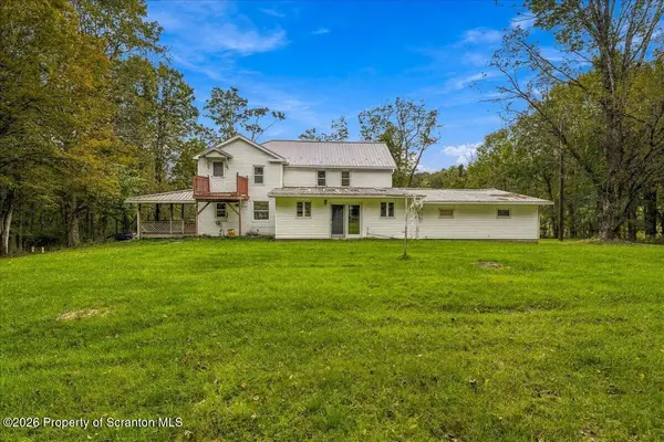 150 Wells RD, Greenfield Twp, PA 18407