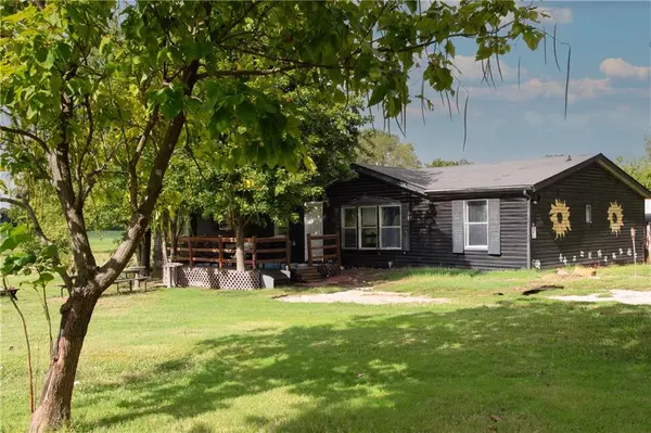 3061 Georgia RD, Ottawa, KS 66067