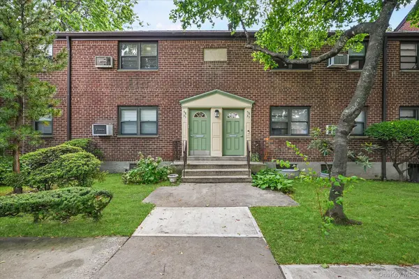 58-33 246th CRES #0647, Douglaston, NY 11362