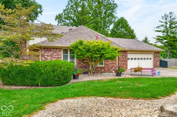 261 Oakwood, Greenwood, IN 46142