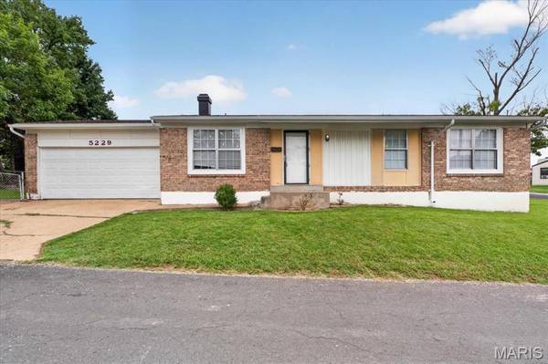 5229 Lakewood AVE, St Louis, MO 63123