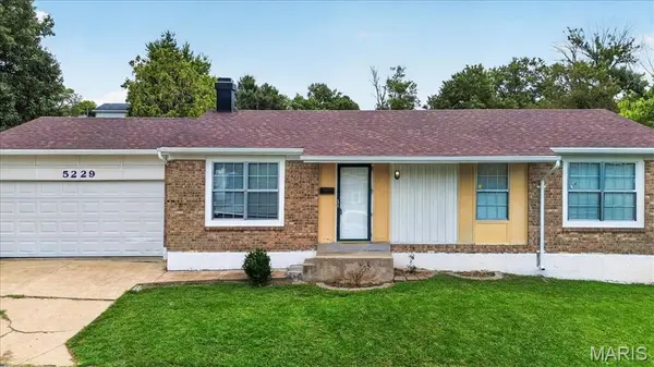 5229 Lakewood AVE, St Louis, MO 63123