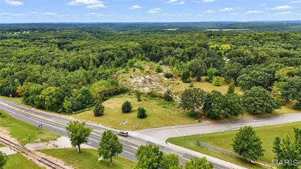 62 Old Cuba RD, Cuba, MO 65453