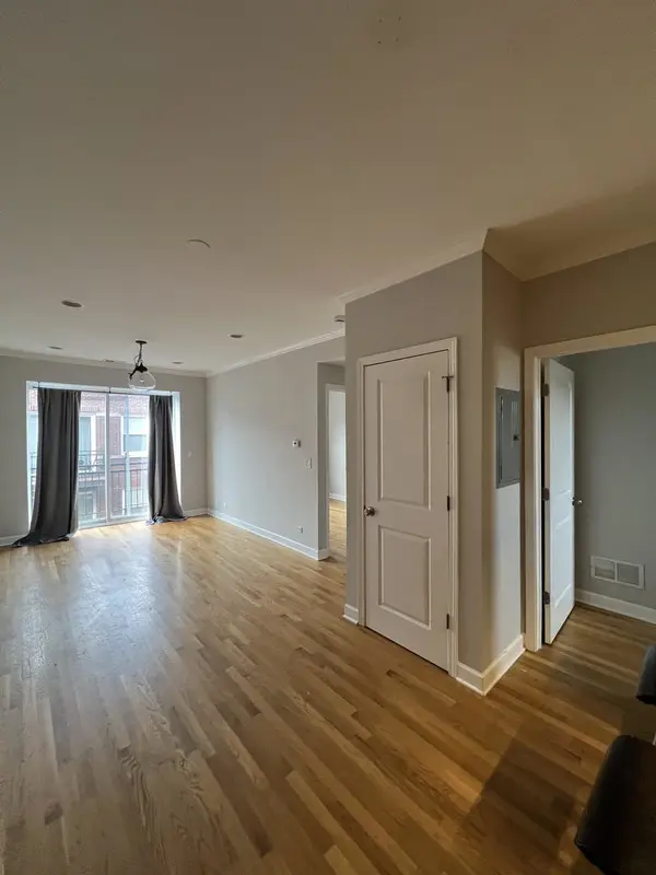 3711 N Kenneth AVE #320, Chicago, IL 60641