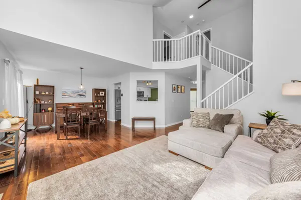 307 N Charles AVE, Naperville, IL 60540