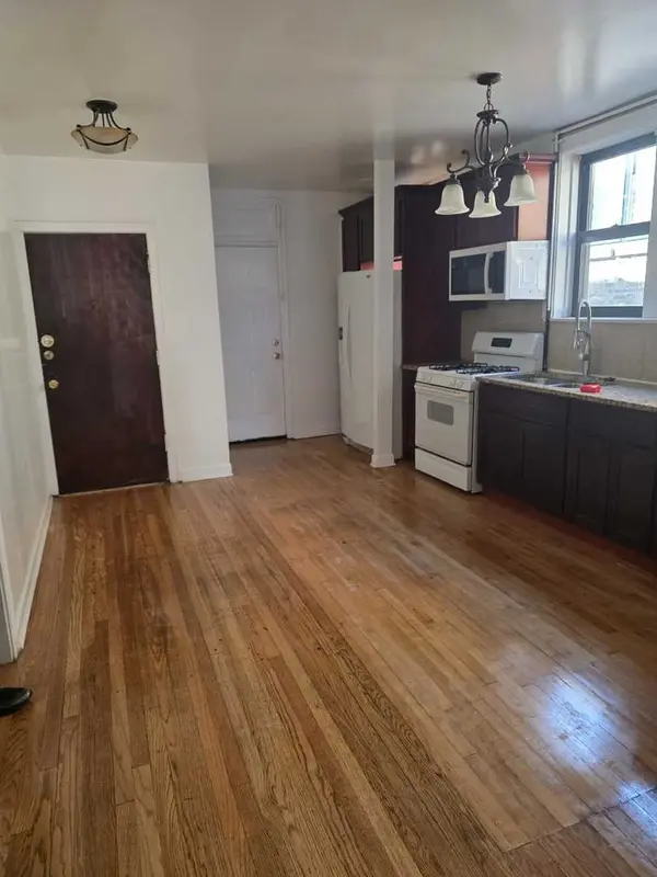 6418 N ALBANY AVE #2E, Chicago, IL 60645