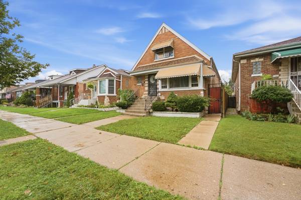 2705 N Menard AVE, Chicago, IL 60639