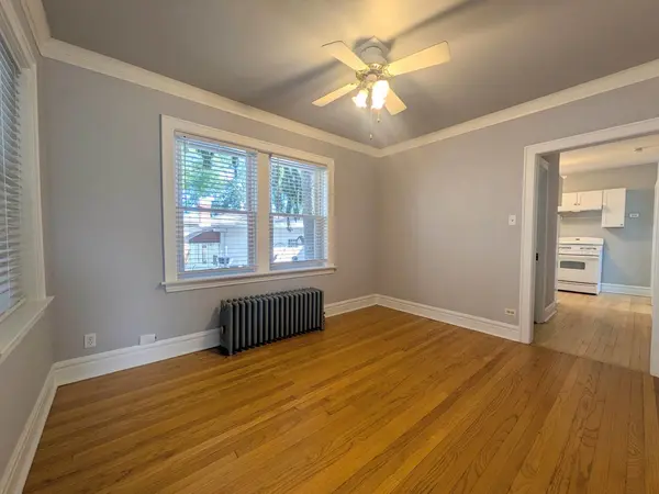 9436 Lincoln AVE #1R, Brookfield, IL 60513