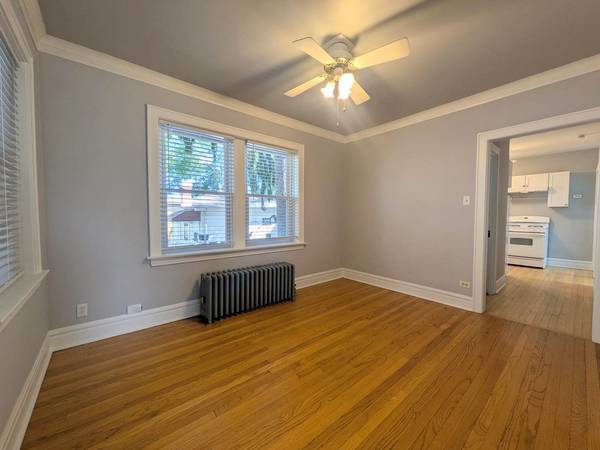 9436 Lincoln AVE #1R, Brookfield, IL 60513