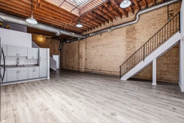 1742 N Mozart ST, Chicago, IL 60647