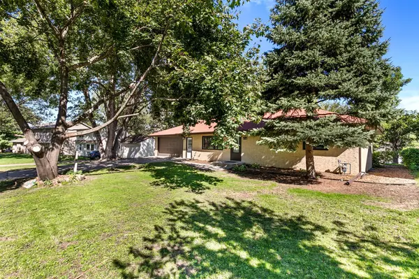 2566 Beacon ST, Roseville, MN 55113