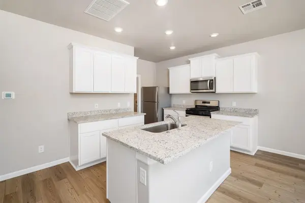 711 Sunny ST, Tuttle, OK 73089