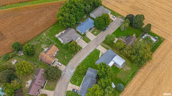 207 HERITAGE LN, Delavan, IL 61734