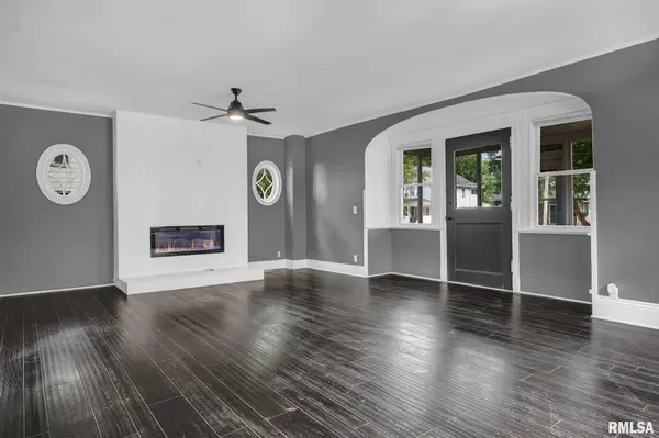 1443 E KNOX ST, Galesburg, IL 61401