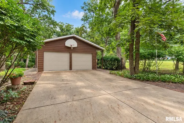 11831 Hickory Springs DR, Brimfield, IL 61517