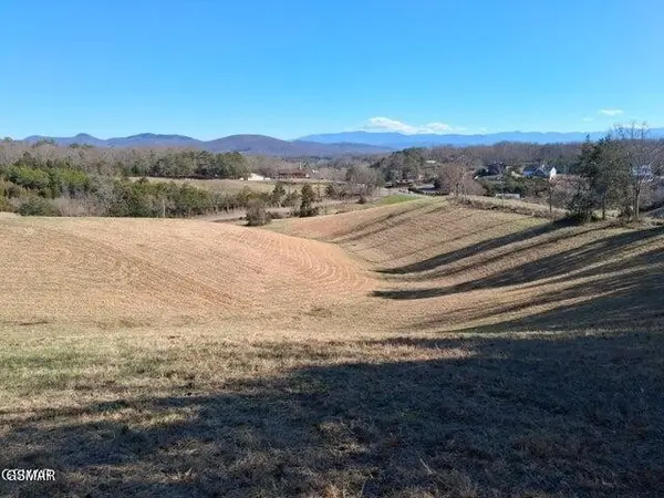 3 Flat Creek Rd, Sevierville, TN 37876