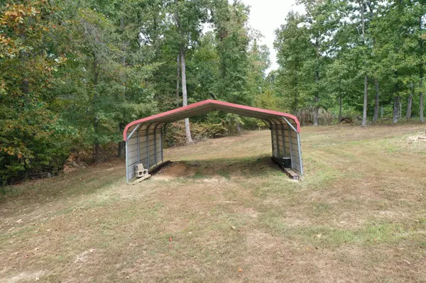 52 Cardinal Hollow Rd, Linden, TN 37096