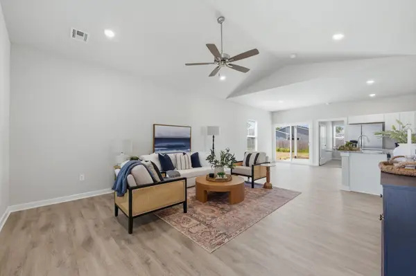 3581 E Bearsden St, Derby, KS 67037-7820
