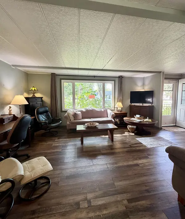 304 S Valley, Eureka, KS 67045