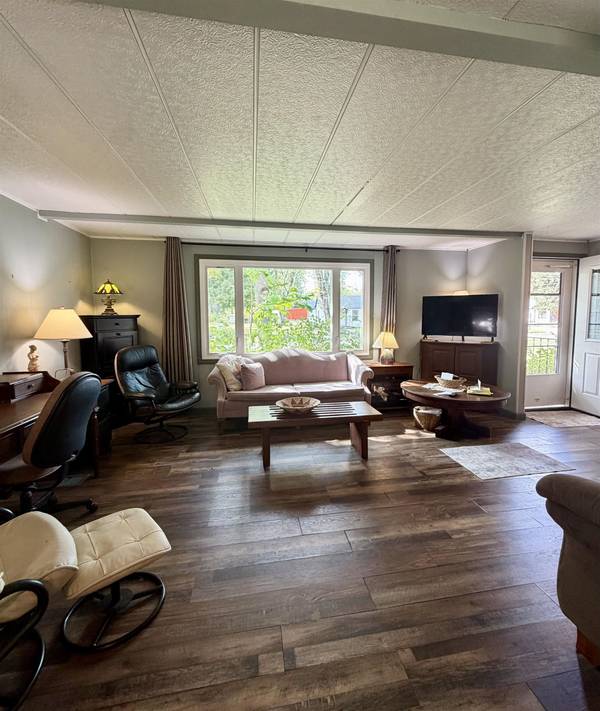 304 S Valley, Eureka, KS 67045