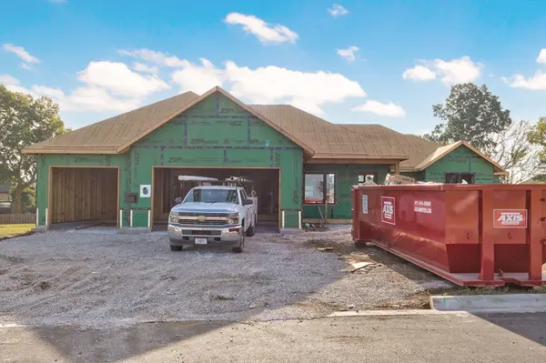 1337 N Dunmore CIR, Nixa, MO 65714