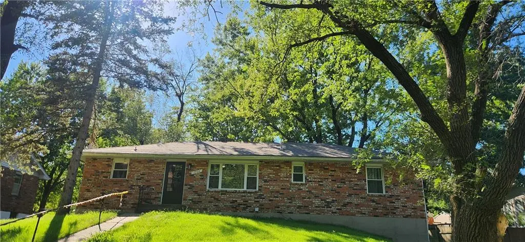 7500 N Main ST, Gladstone, MO 64118