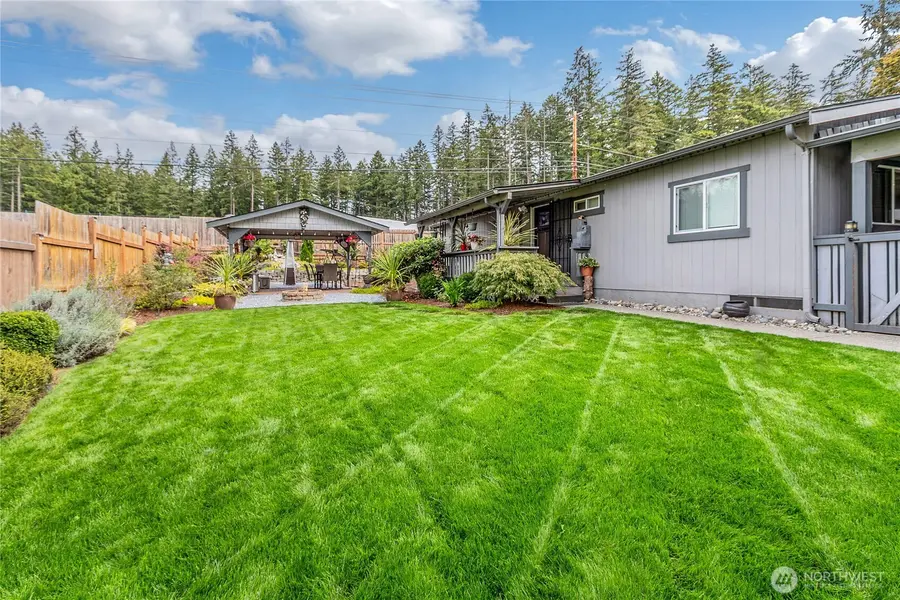 20801 Bonanza DR E, Bonney Lake, WA 98391