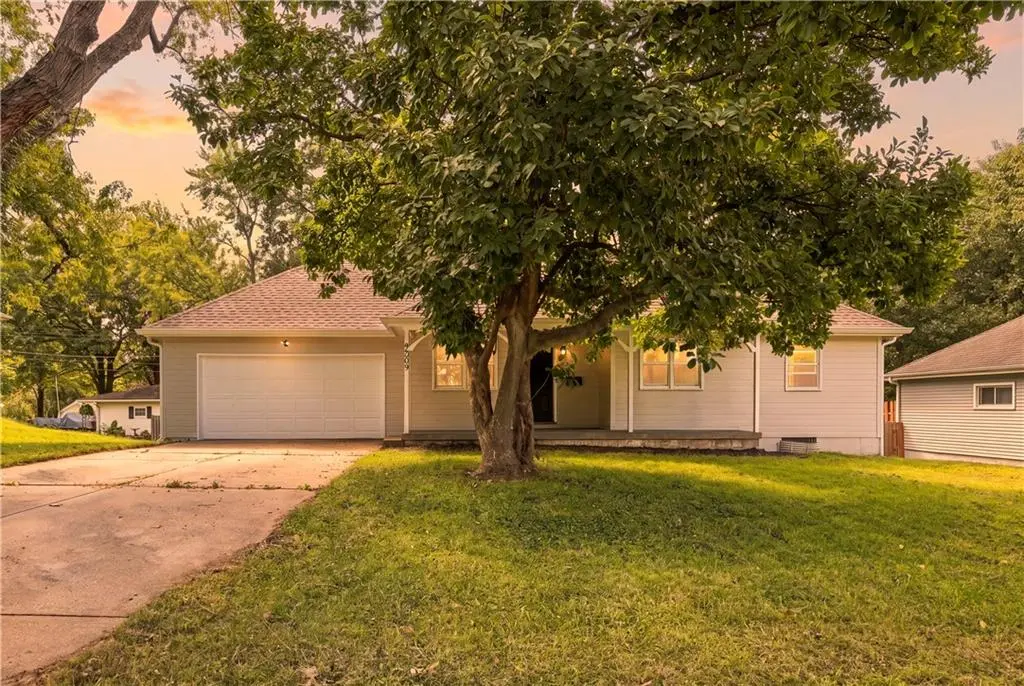 9509 E 79th ST, Raytown, MO 64138