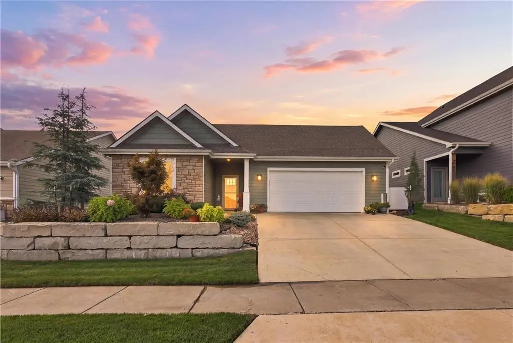 419 N Daylily DR, Lawrence, KS 66049
