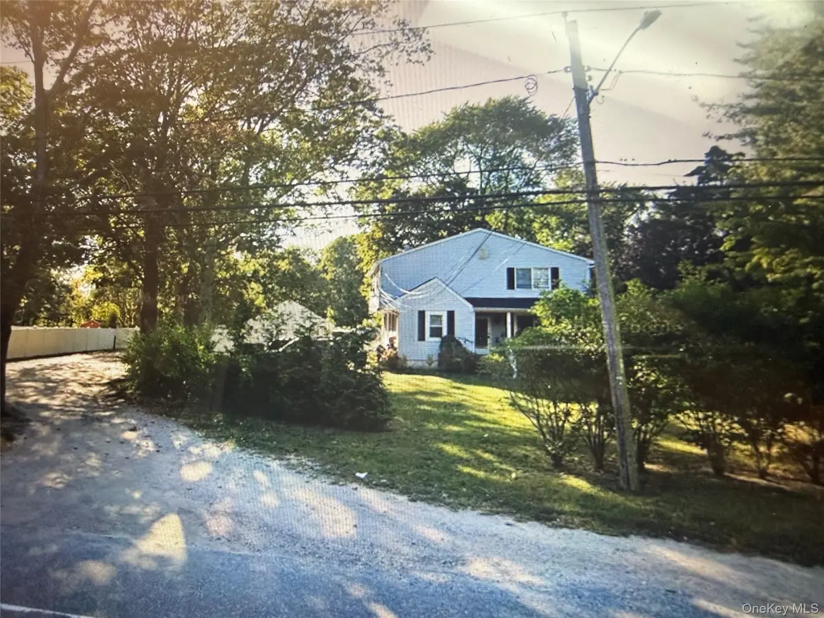 928 Connetquot AVE, Central Islip, NY 11722