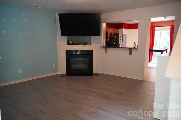 2740 Meadow Knoll DR, Charlotte, NC 28269