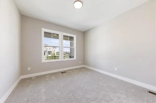 31401 W 85th TER, De Soto, KS 66018