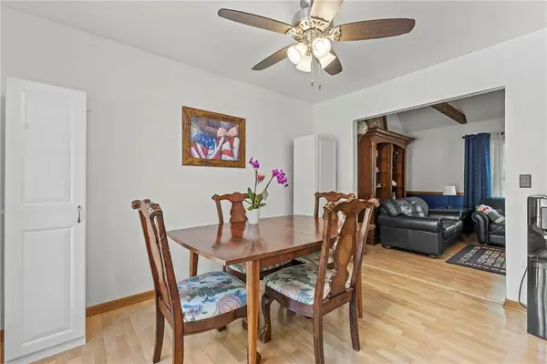 1944 E Sleepy Hollow DR, Olathe, KS 66062
