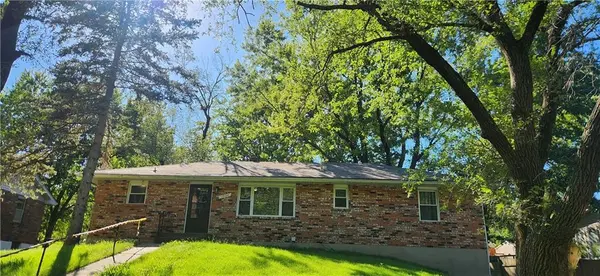 7500 N Main ST, Gladstone, MO 64118