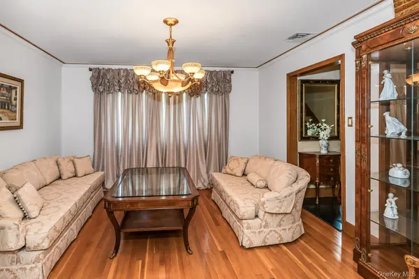 248 148th ST, Whitestone, NY 11357