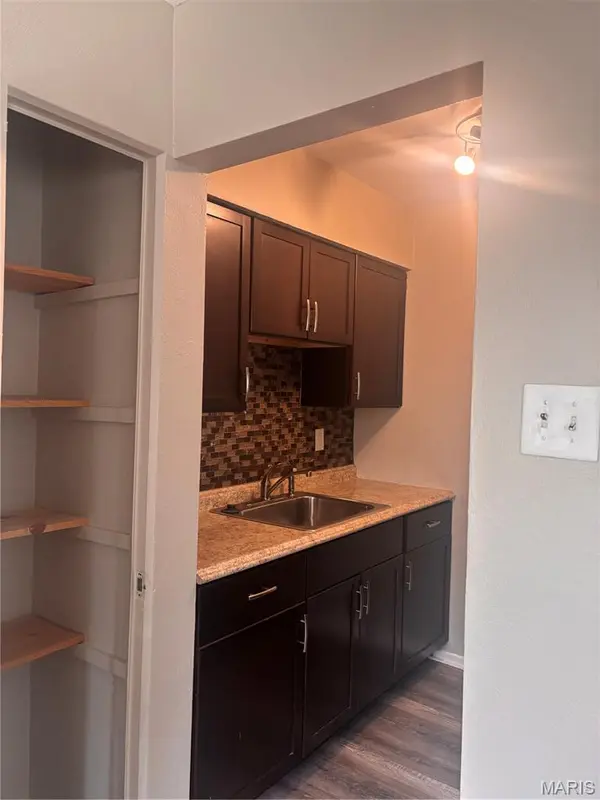 5601 Dewey AVE #107, St Louis, MO 63116