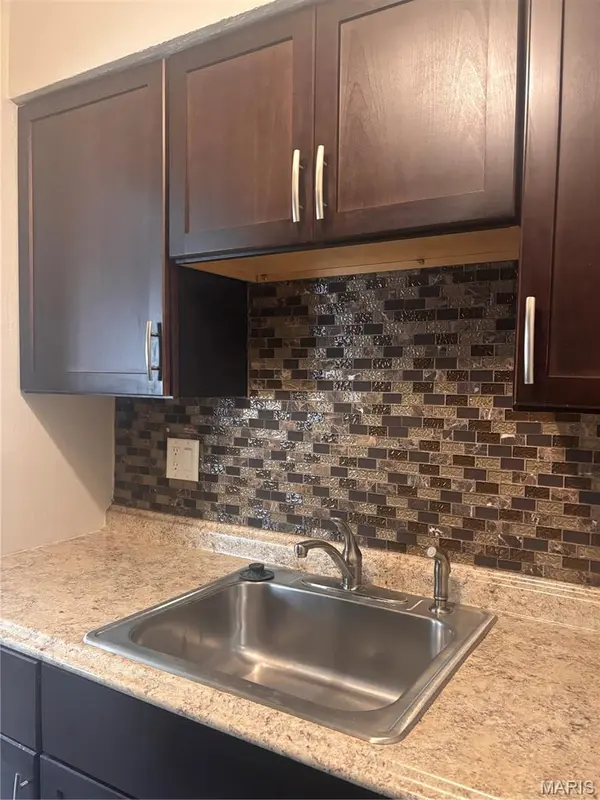 5601 Dewey AVE #107, St Louis, MO 63116