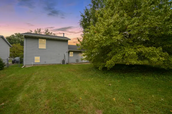 27 Partner PL, Bloomington, IL 61701