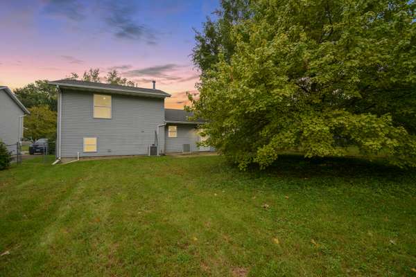 27 Partner PL, Bloomington, IL 61701