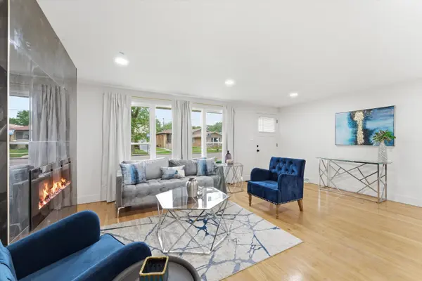 11635 S Bishop ST, Chicago, IL 60643