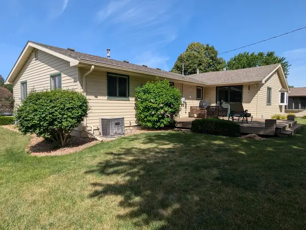 1111 Skylark LN, Albert Lea, MN 56007