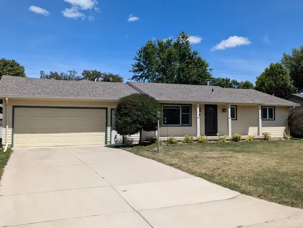 1111 Skylark LN, Albert Lea, MN 56007